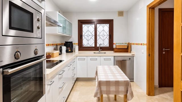 3 bedroom Terraced Villa for sale in La Línea de la Concepción with garage - € 300,000 (Ref: 10184054)