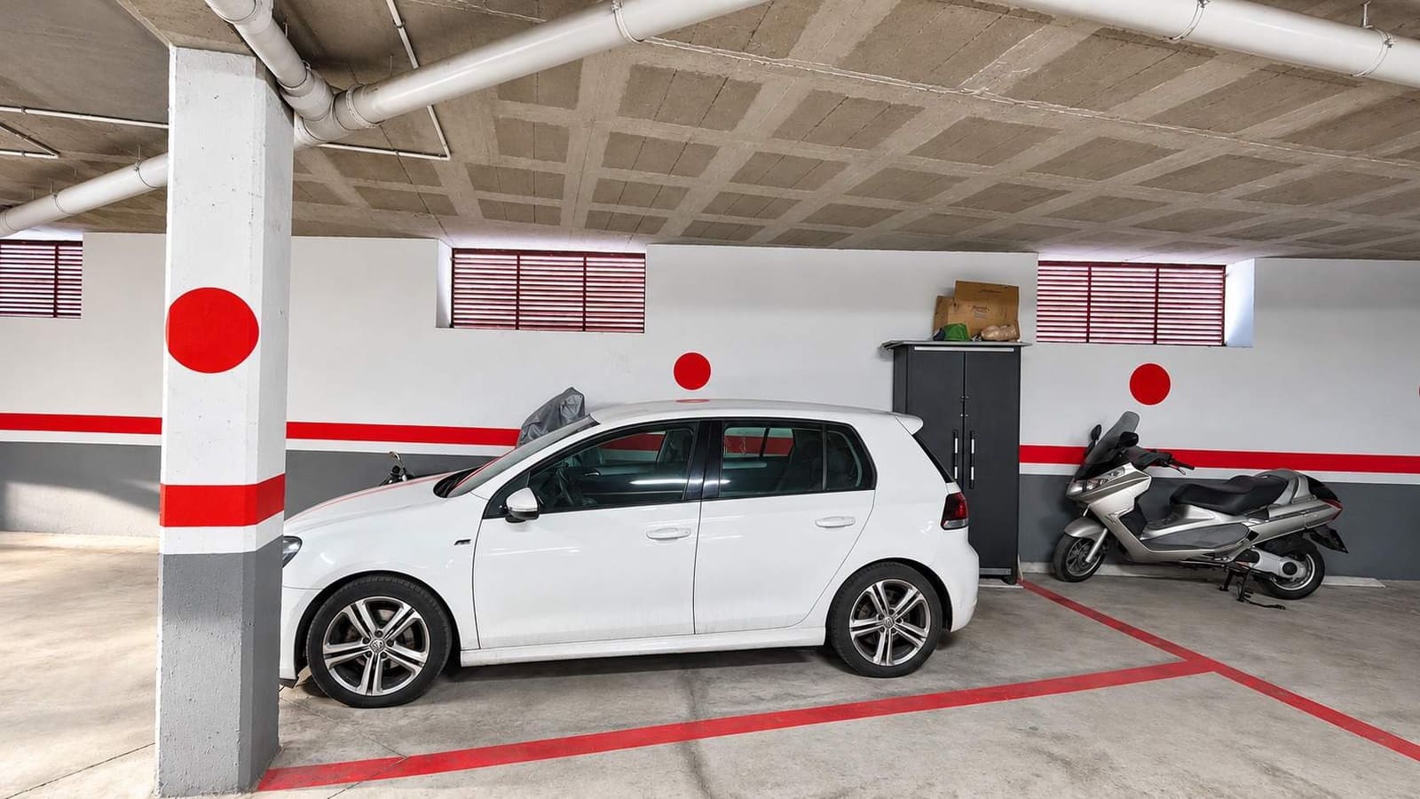3 bedroom Terraced Villa for sale in La Linea de la Concepcion with garage - € 300,000 (Ref: 10184054)