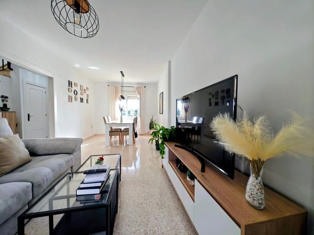Pareado de 3 habitaciones en La Línea de la Concepción en venta con piscina garaje - 333.000 € (Ref: 10184057)
