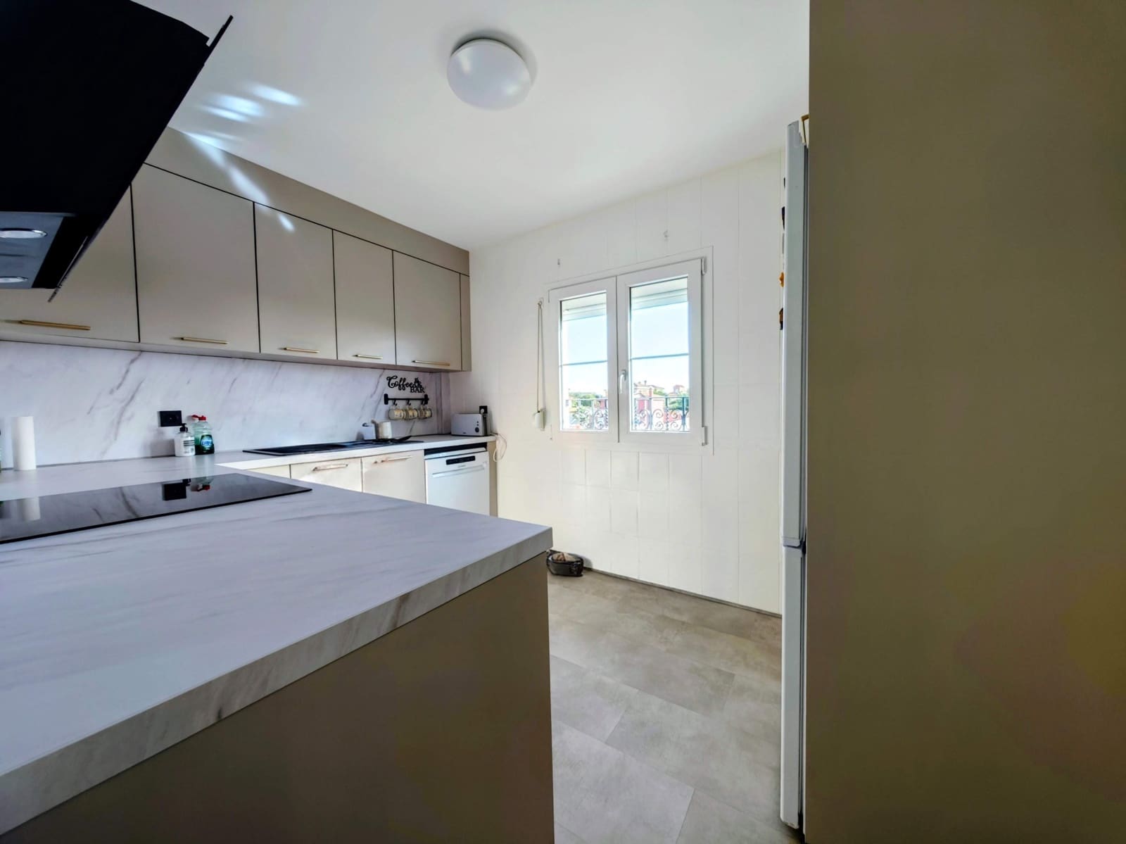 Pareado de 3 habitaciones en La Línea de la Concepción en venta con piscina garaje - 333.000 € (Ref: 10184057)