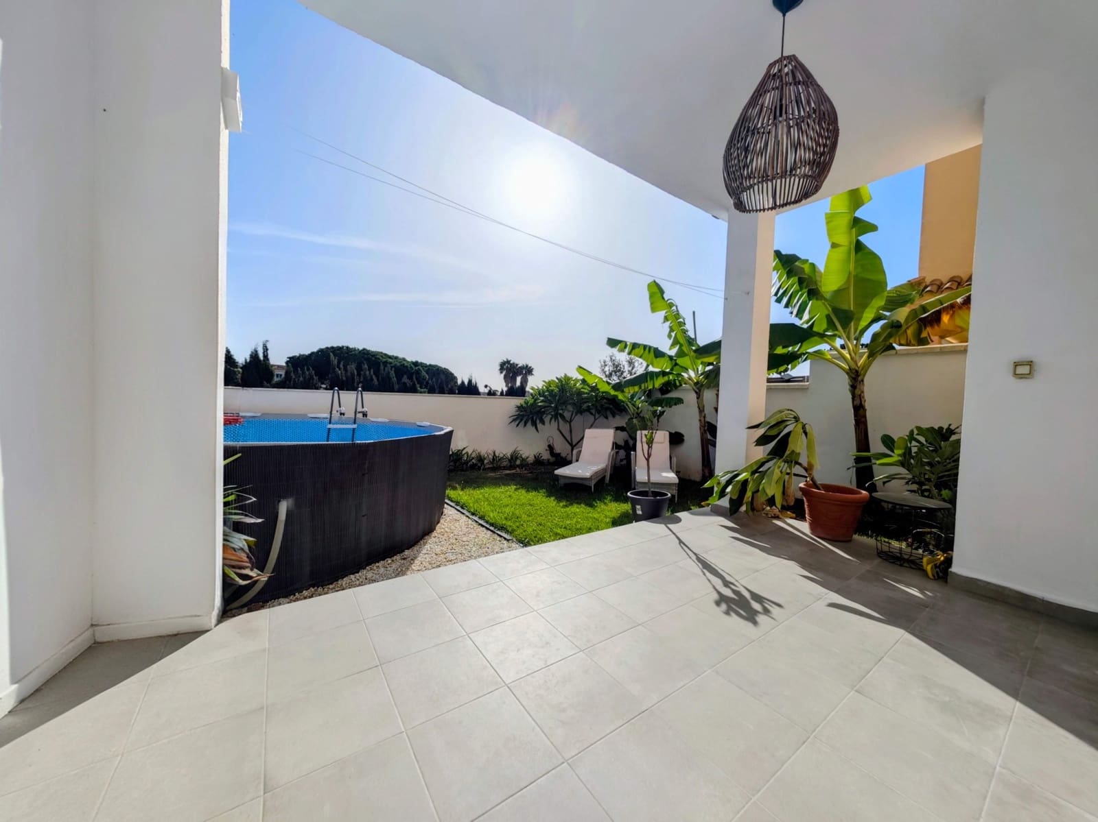 Pareado de 3 habitaciones en La Línea de la Concepción en venta con piscina garaje - 333.000 € (Ref: 10184057)