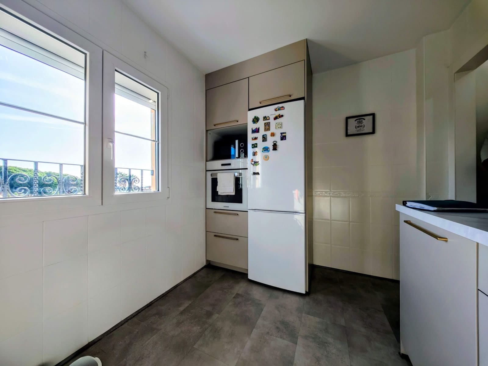 Pareado de 3 habitaciones en La Línea de la Concepción en venta con piscina garaje - 333.000 € (Ref: 10184057)