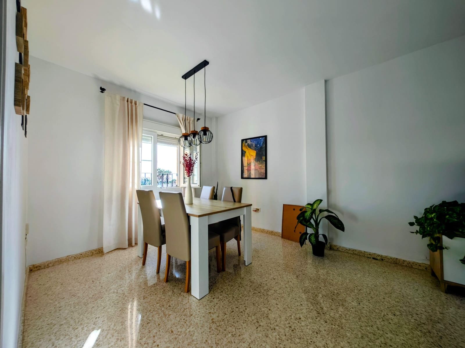 Pareado de 3 habitaciones en La Línea de la Concepción en venta con piscina garaje - 333.000 € (Ref: 10184057)