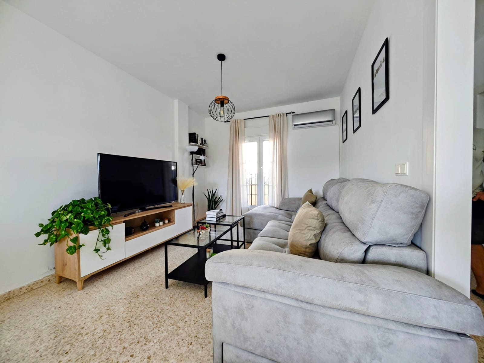 Pareado de 3 habitaciones en La Línea de la Concepción en venta con piscina garaje - 333.000 € (Ref: 10184057)