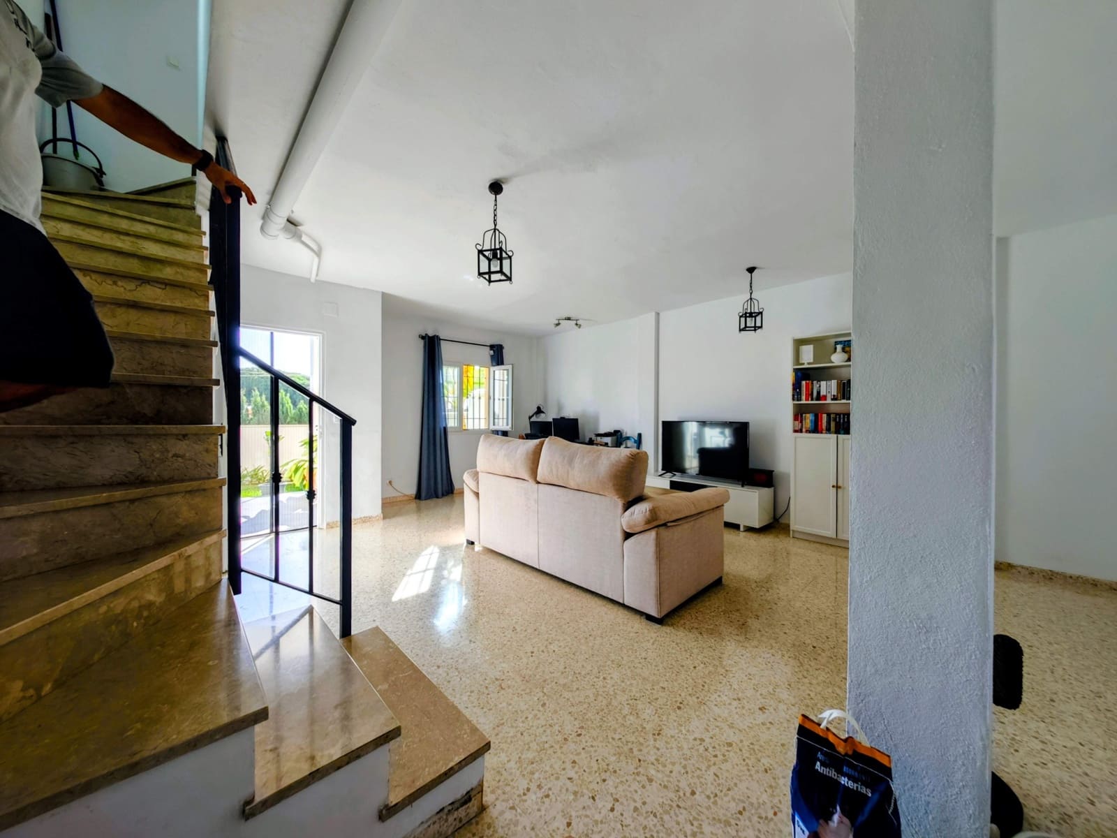 Pareado de 3 habitaciones en La Línea de la Concepción en venta con piscina garaje - 333.000 € (Ref: 10184057)