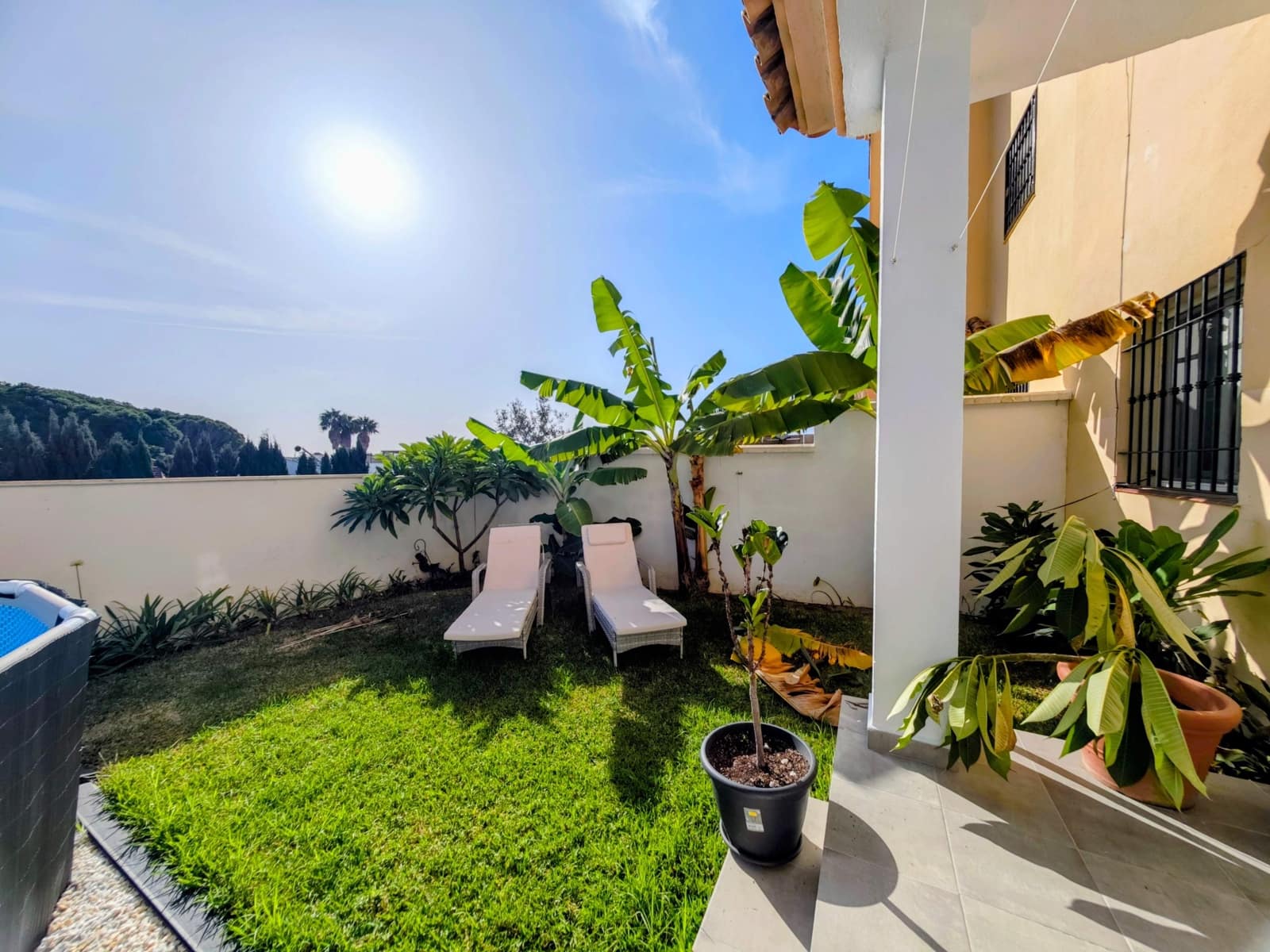 Pareado de 3 habitaciones en La Línea de la Concepción en venta con piscina garaje - 333.000 € (Ref: 10184057)