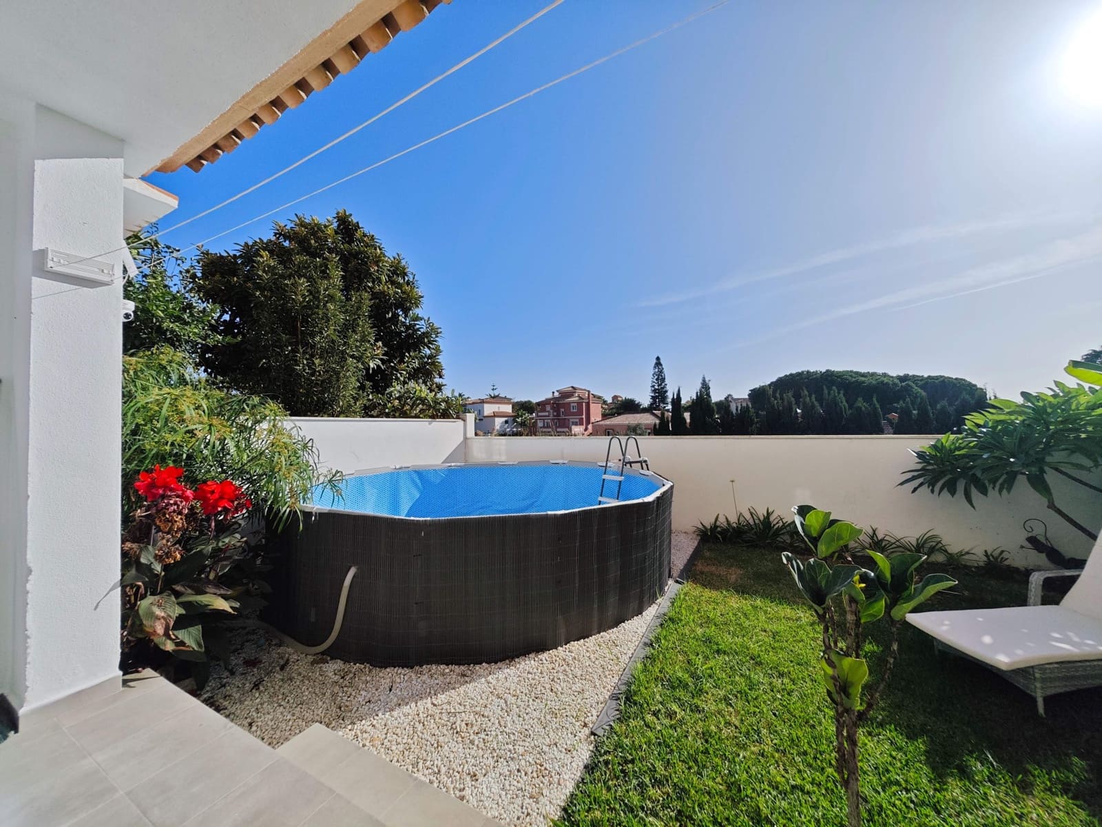 Pareado de 3 habitaciones en La Línea de la Concepción en venta con piscina garaje - 333.000 € (Ref: 10184057)