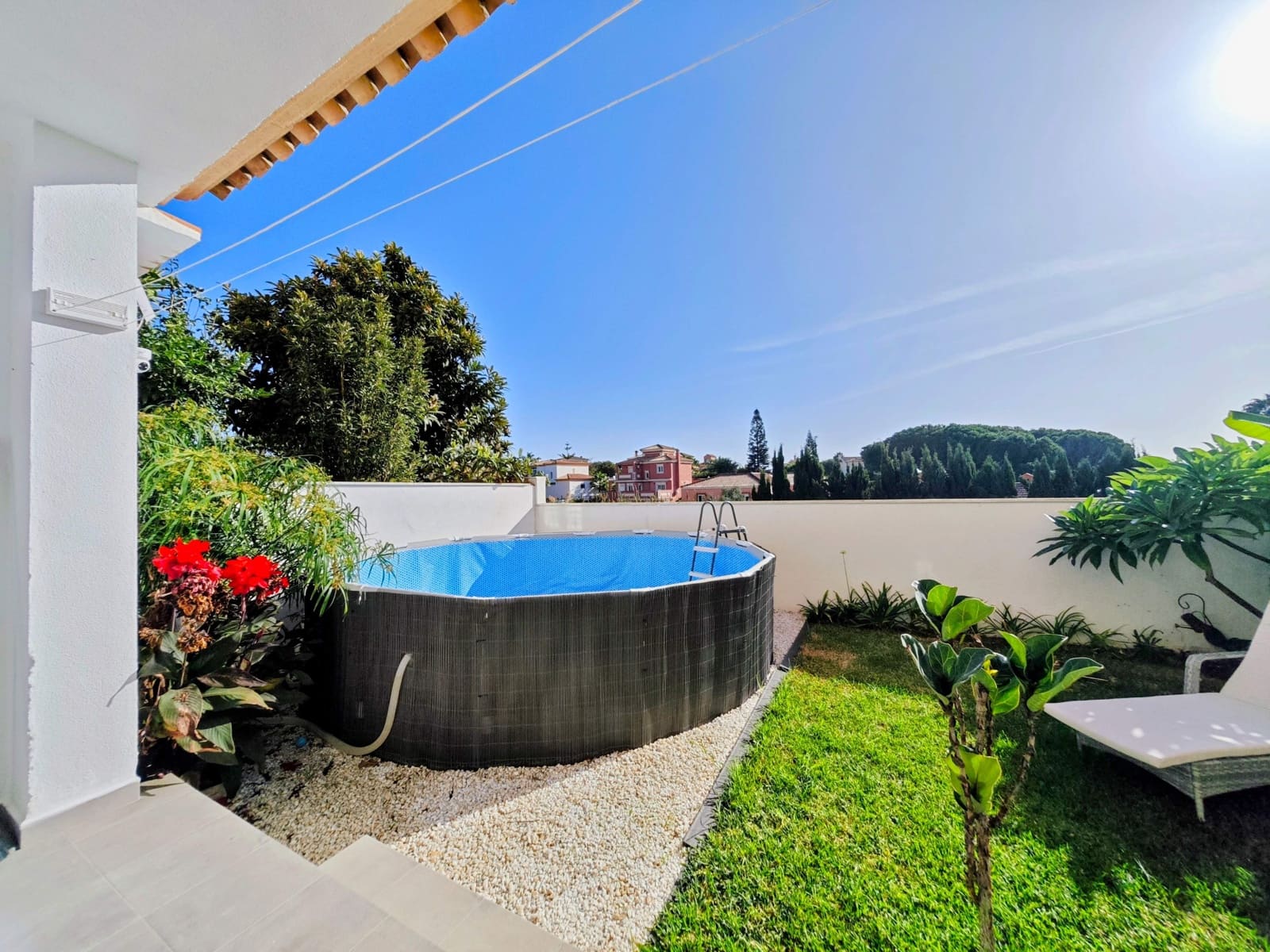 Pareado de 3 habitaciones en La Línea de la Concepción en venta con piscina garaje - 333.000 € (Ref: 10184057)