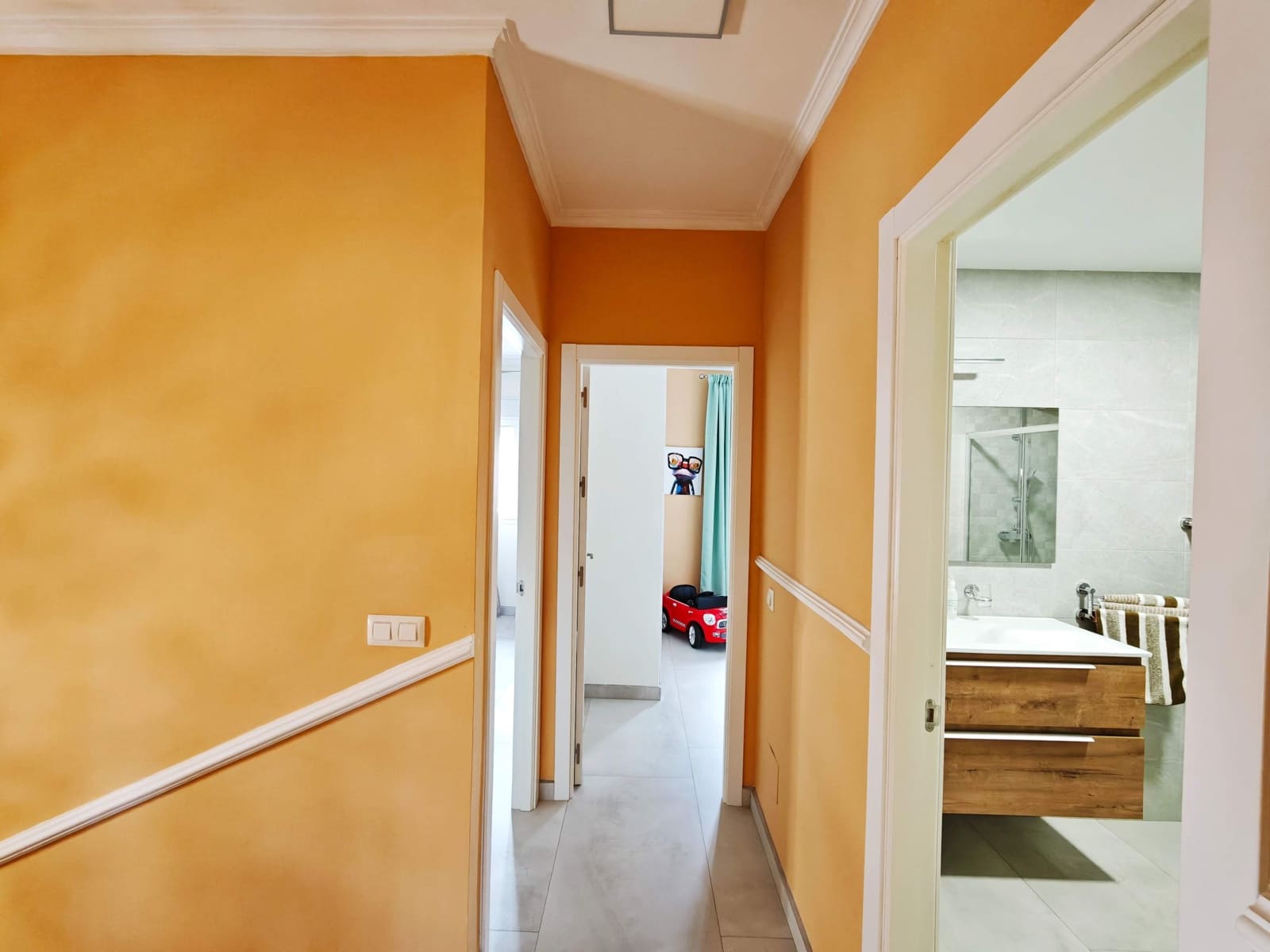 3 sovrum Radhus till salu i Algeciras med pool garage - 385 000 € (Ref: 10186276)