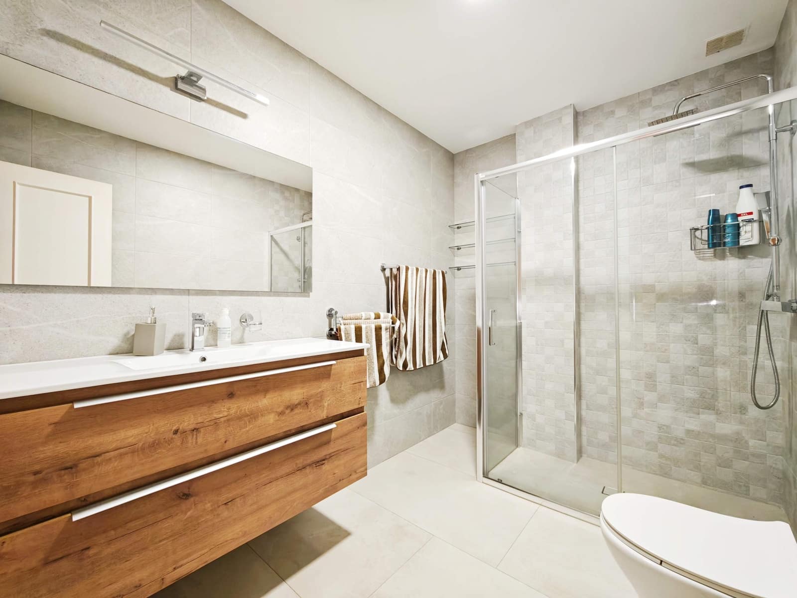 3 sovrum Radhus till salu i Algeciras med pool garage - 385 000 € (Ref: 10186276)
