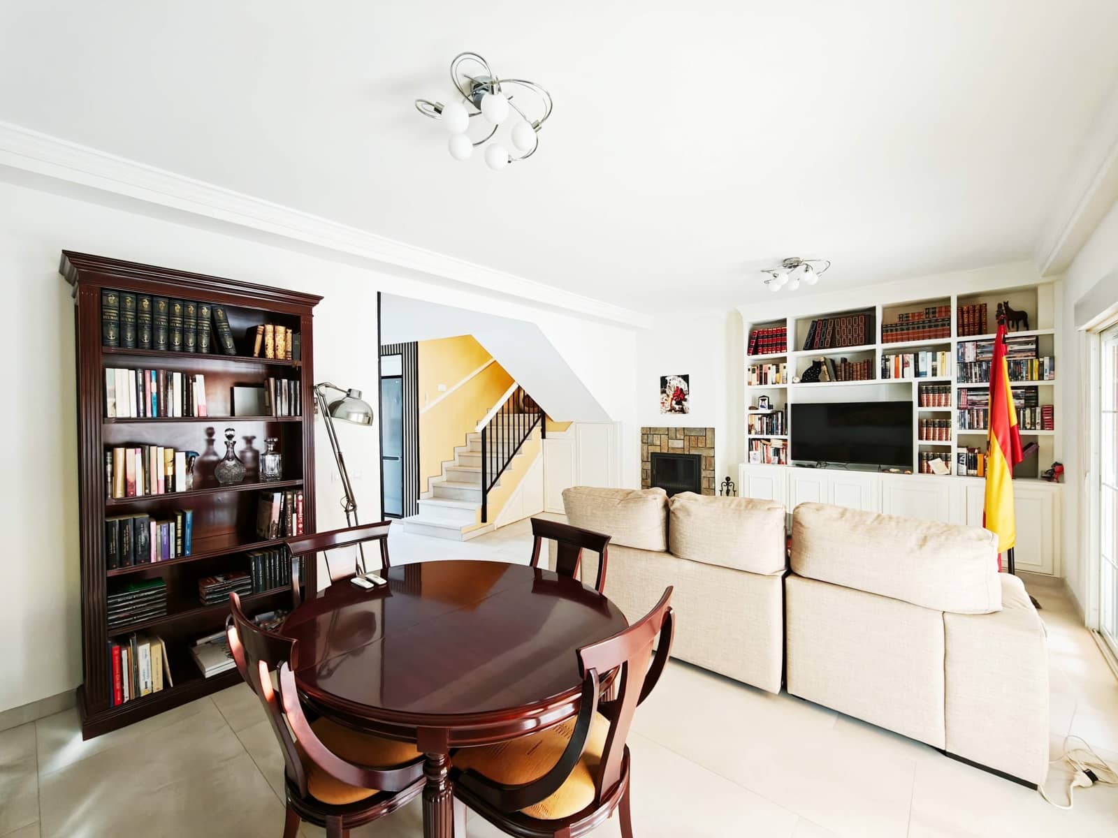 3 sovrum Radhus till salu i Algeciras med pool garage - 385 000 € (Ref: 10186276)