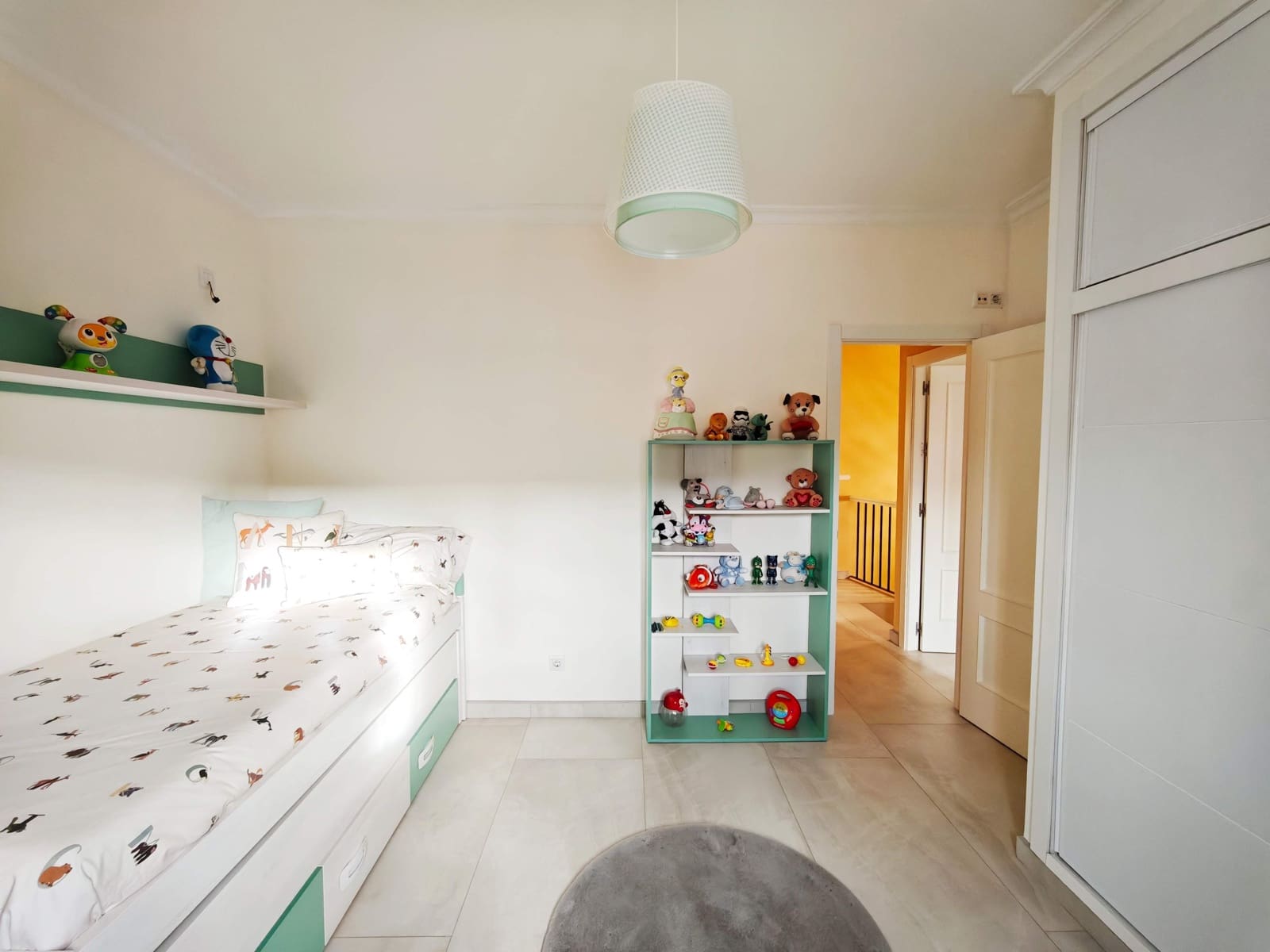 3 sovrum Radhus till salu i Algeciras med pool garage - 385 000 € (Ref: 10186276)