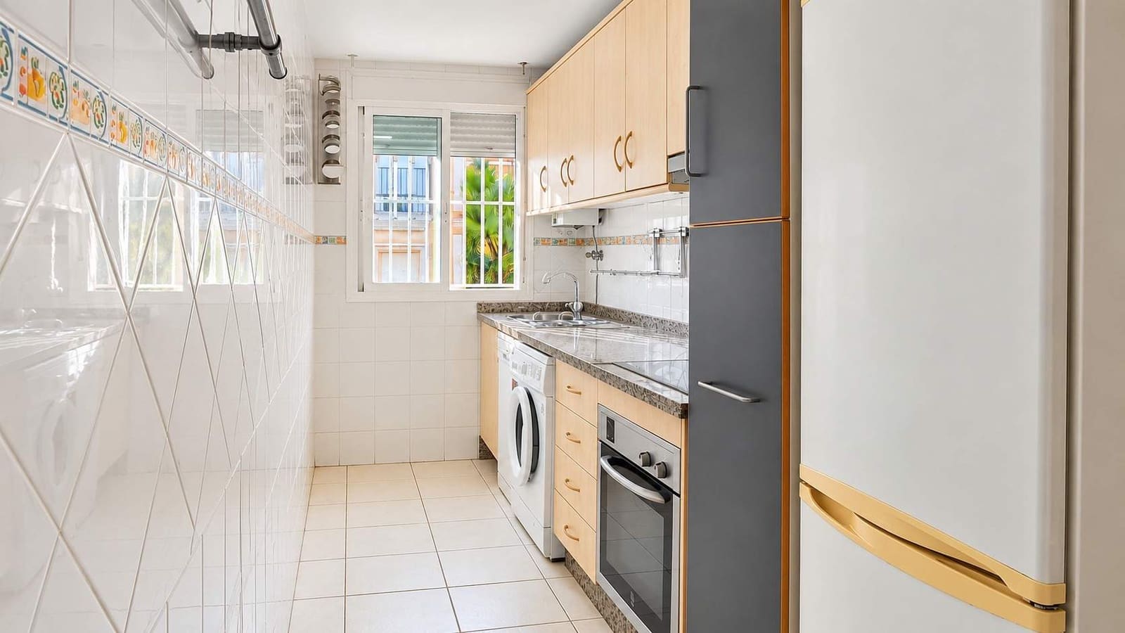 3 Zimmer Wohnung zu verkaufen in La Linea de la Concepcion - 160.000 € (Ref: 10186277)