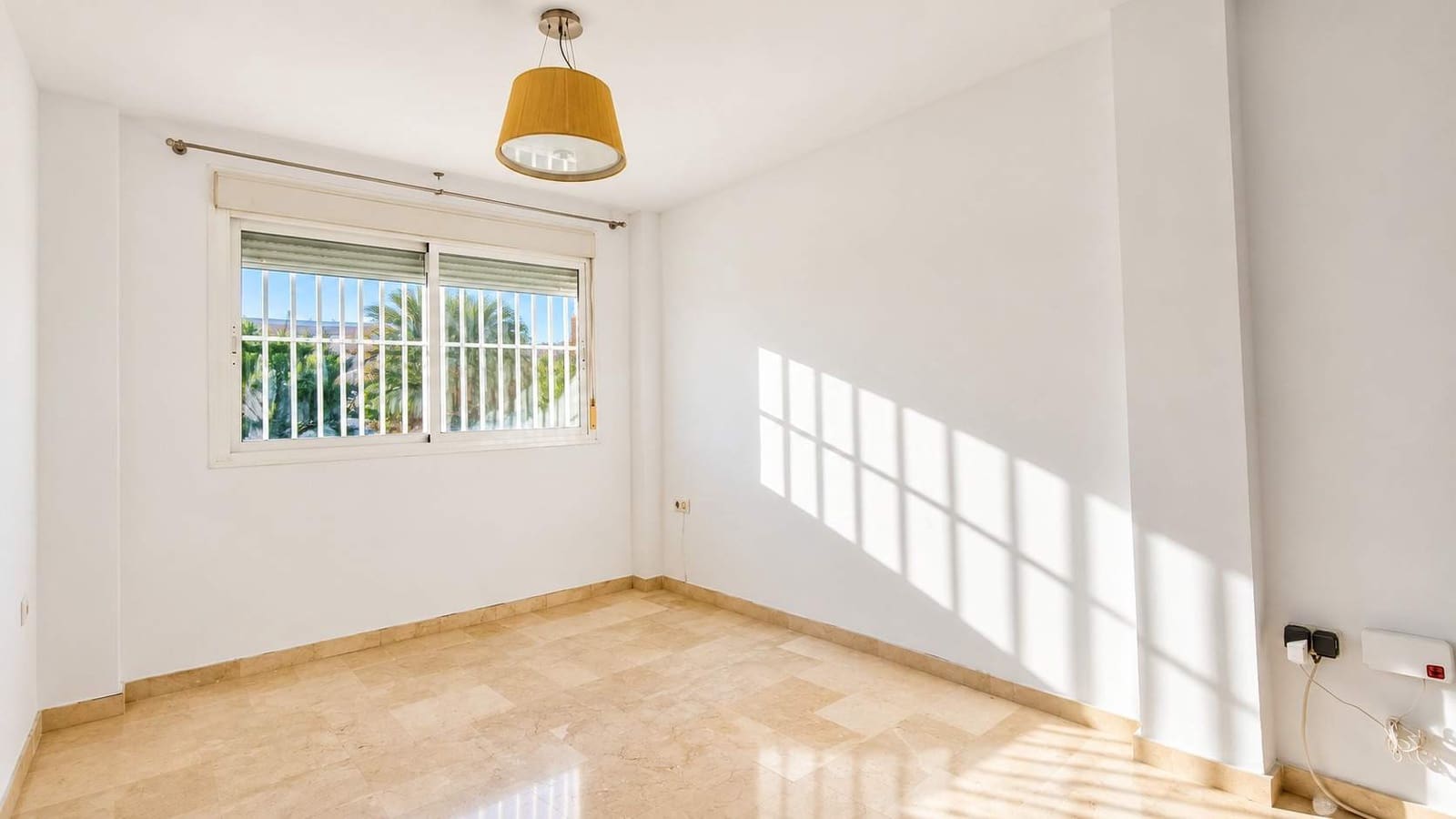 3 Zimmer Wohnung zu verkaufen in La Linea de la Concepcion - 160.000 € (Ref: 10186277)