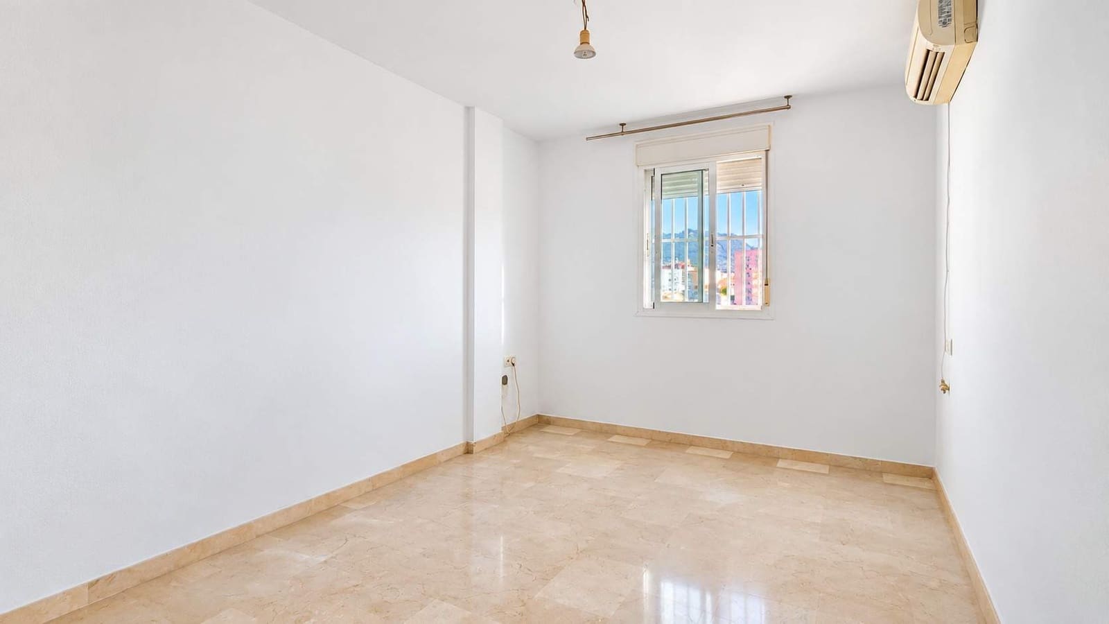 3 Zimmer Wohnung zu verkaufen in La Linea de la Concepcion - 160.000 € (Ref: 10186277)