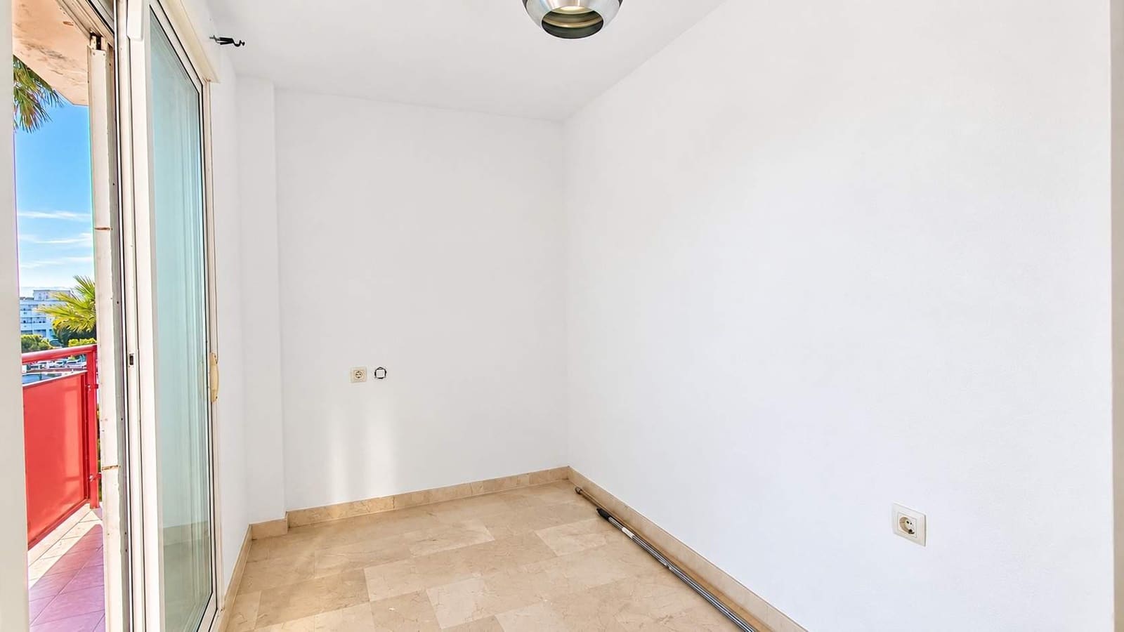 3 Zimmer Wohnung zu verkaufen in La Linea de la Concepcion - 160.000 € (Ref: 10186277)