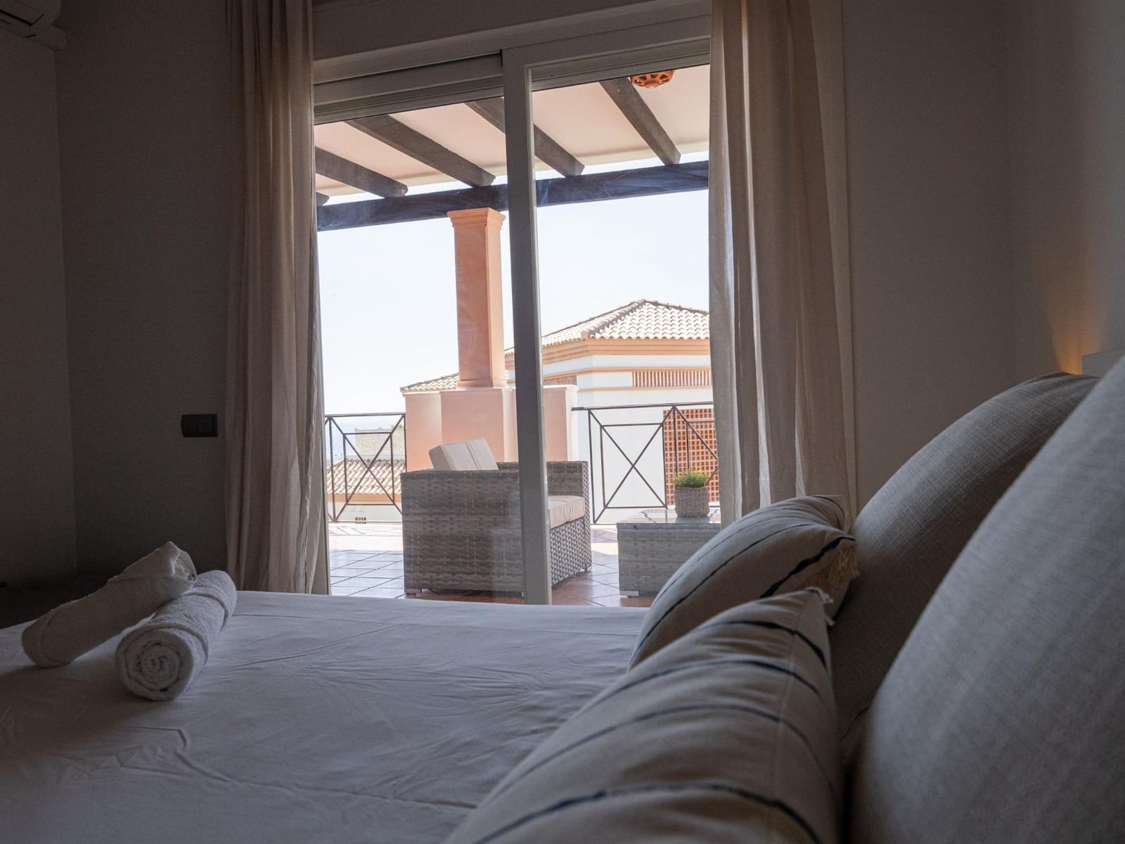 2 sypialnia Apartament do wynajęcia w La Linea de la Concepcion z basenem garażem - 1 350 € (Ref: 8737968)