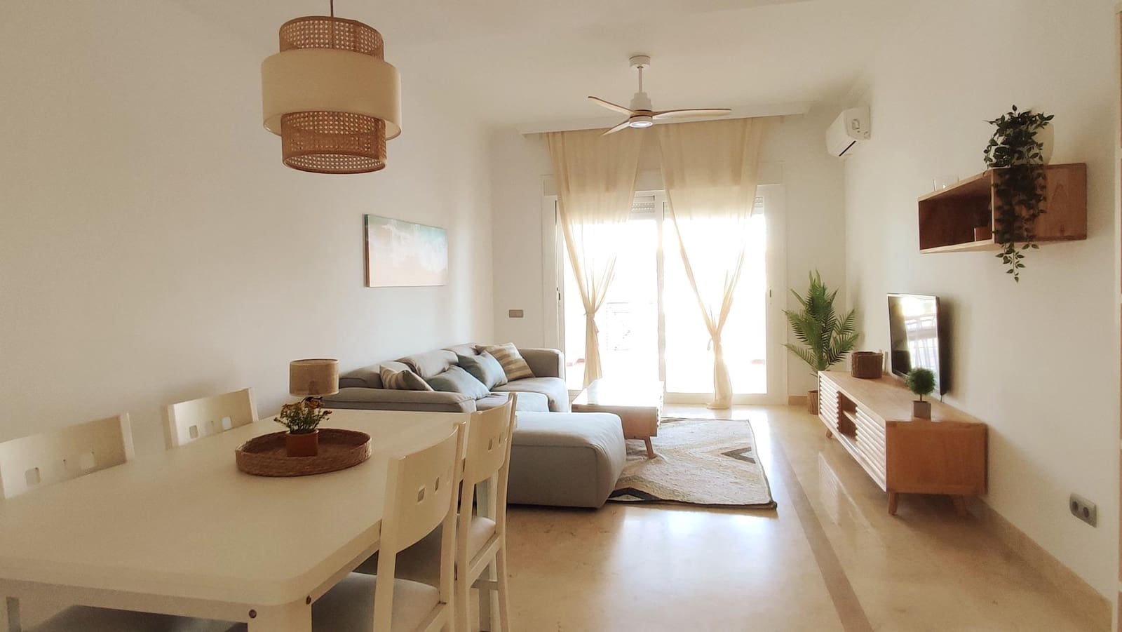 2 sypialnia Apartament do wynajęcia w La Linea de la Concepcion z basenem garażem - 1 350 € (Ref: 8737968)