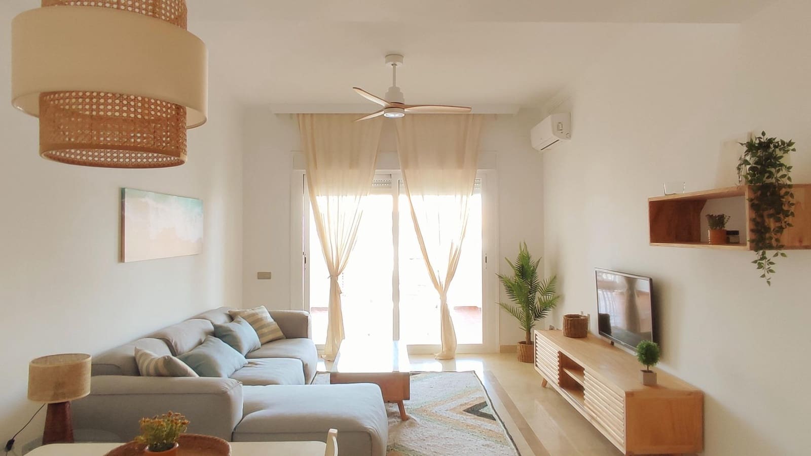 2 sypialnia Apartament do wynajęcia w La Linea de la Concepcion z basenem garażem - 1 350 € (Ref: 8737968)