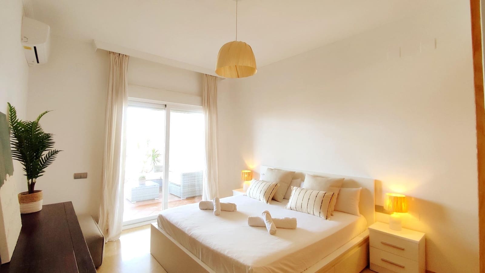 2 sypialnia Apartament do wynajęcia w La Linea de la Concepcion z basenem garażem - 1 350 € (Ref: 8737968)