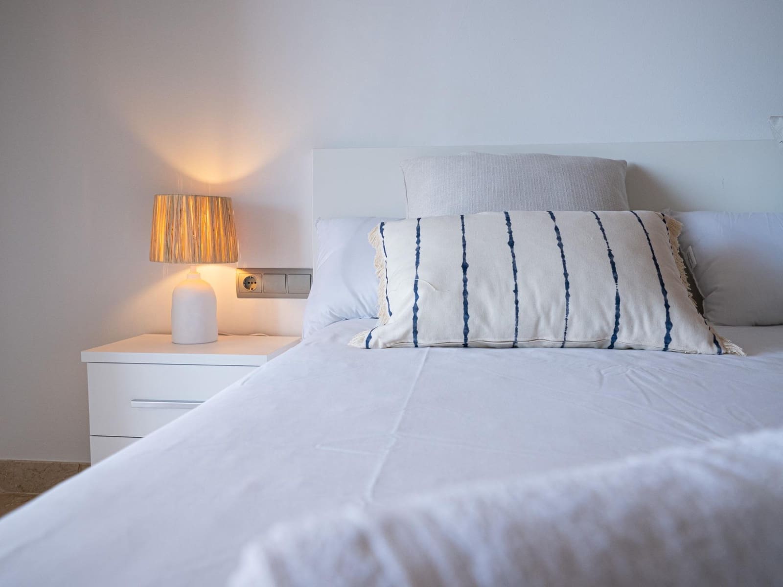 2 sypialnia Apartament do wynajęcia w La Linea de la Concepcion z basenem garażem - 1 350 € (Ref: 8737968)