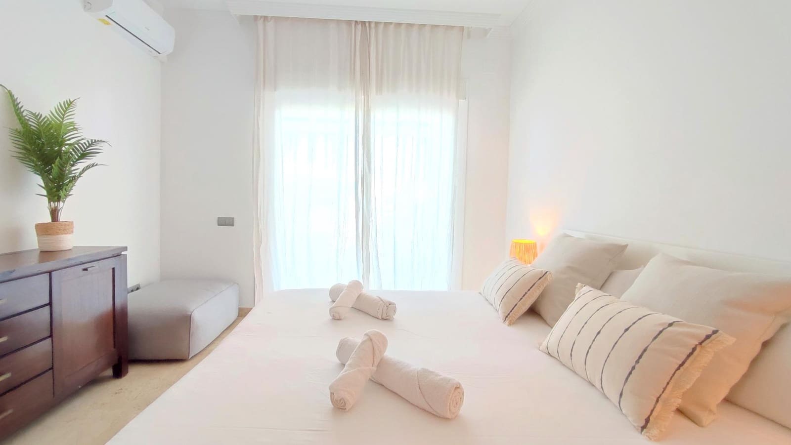 2 sypialnia Apartament do wynajęcia w La Linea de la Concepcion z basenem garażem - 1 350 € (Ref: 8737968)