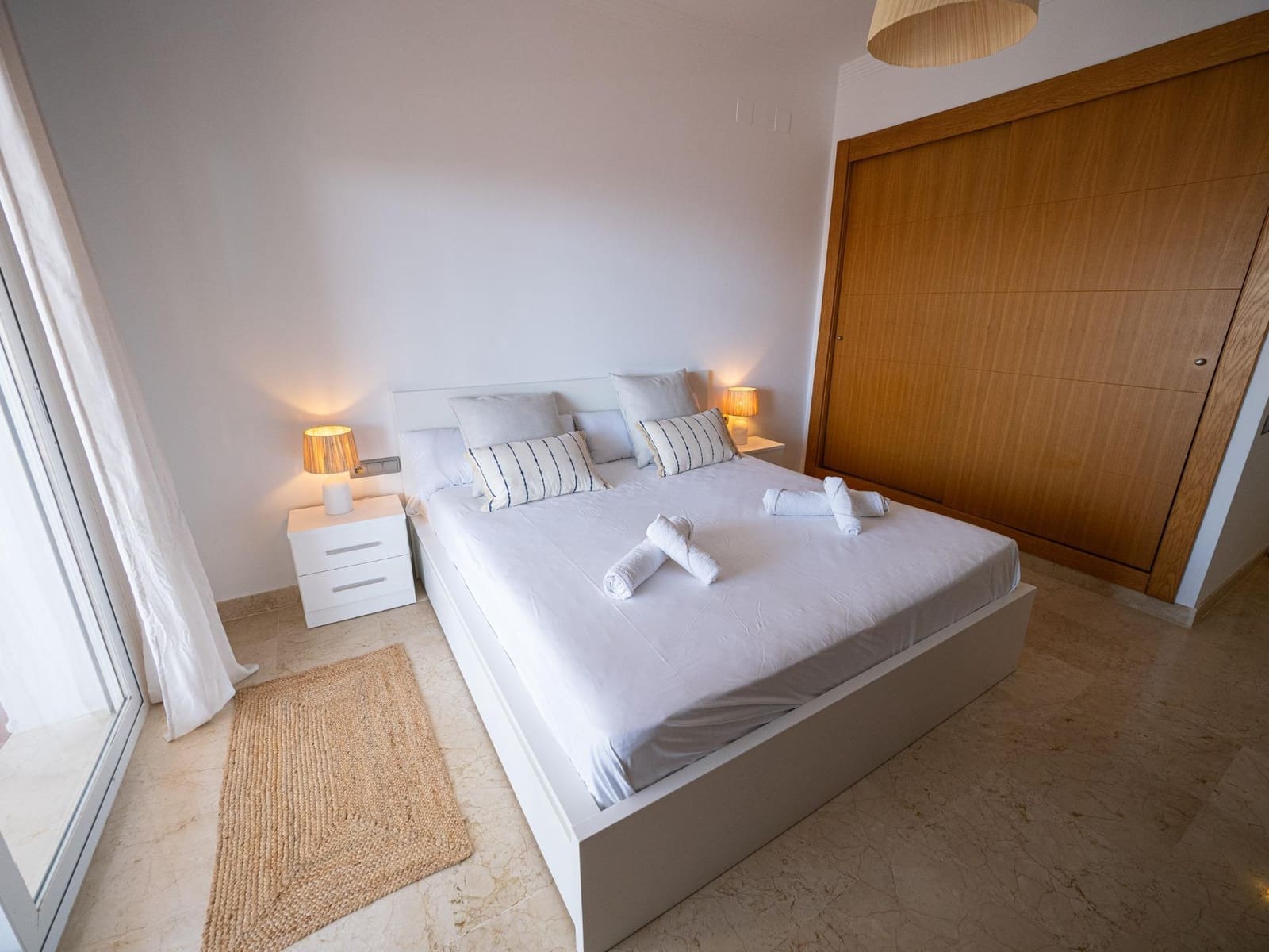 2 sypialnia Apartament do wynajęcia w La Linea de la Concepcion z basenem garażem - 1 350 € (Ref: 8737968)