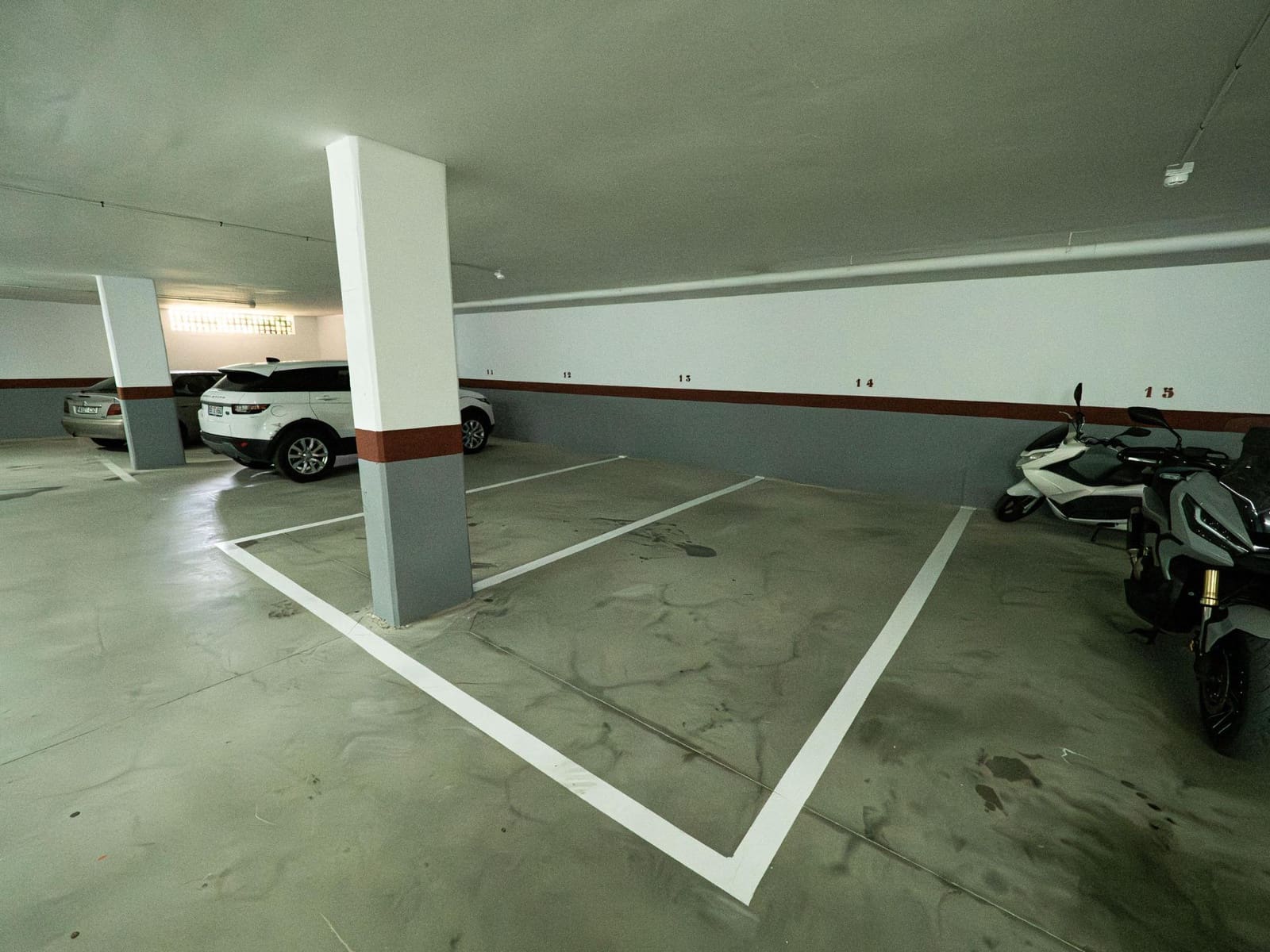 2 sypialnia Apartament do wynajęcia w La Linea de la Concepcion z basenem garażem - 1 350 € (Ref: 8737968)