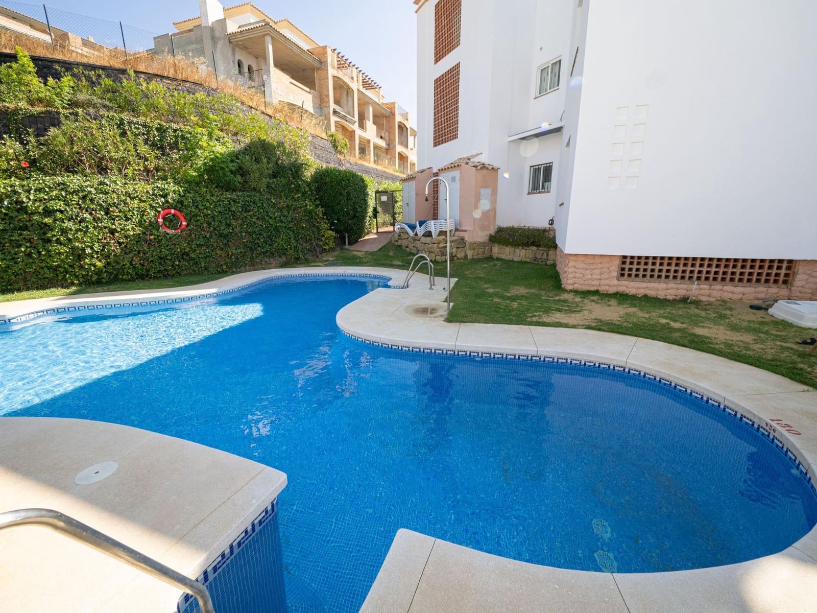 2 sypialnia Apartament do wynajęcia w La Linea de la Concepcion z basenem garażem - 1 350 € (Ref: 8737968)