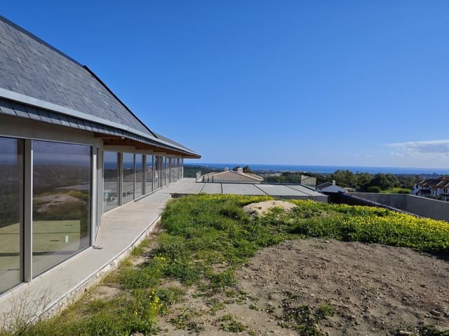 Chalet de 4 habitaciones en Sotogrande Alto, San Roque en venta con piscina garaje - 5.800.000 € (Ref: 8750350)