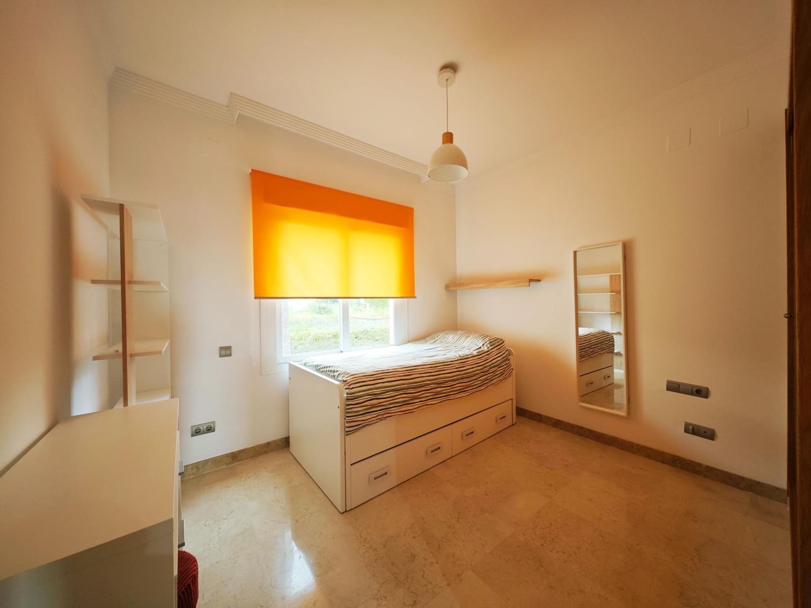 2 slaapkamer Appartement te huur in La Linea de la Concepcion met zwembad garage - € 1.300 (Ref: 8765286)