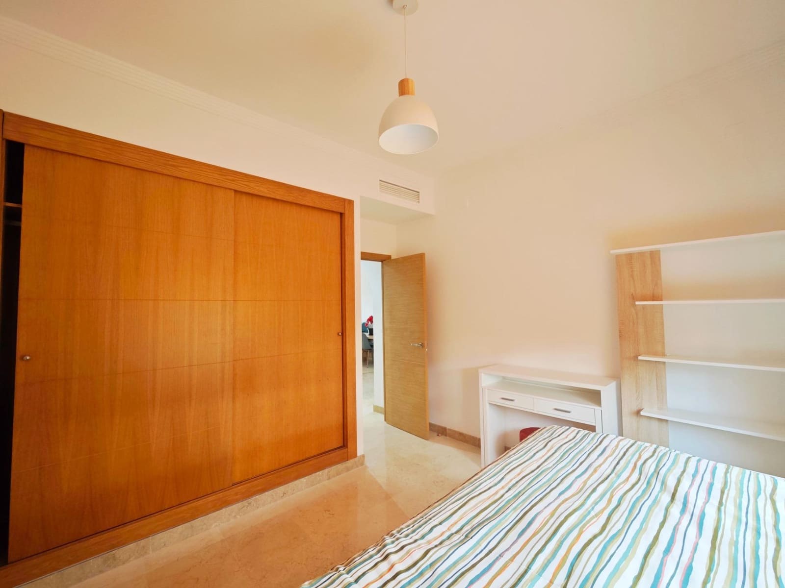 2 slaapkamer Appartement te huur in La Linea de la Concepcion met zwembad garage - € 1.300 (Ref: 8765286)