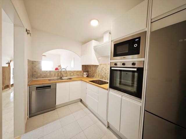 2 slaapkamer Appartement te huur in La Alcaidesa met zwembad - € 1.300 (Ref: 8765286)