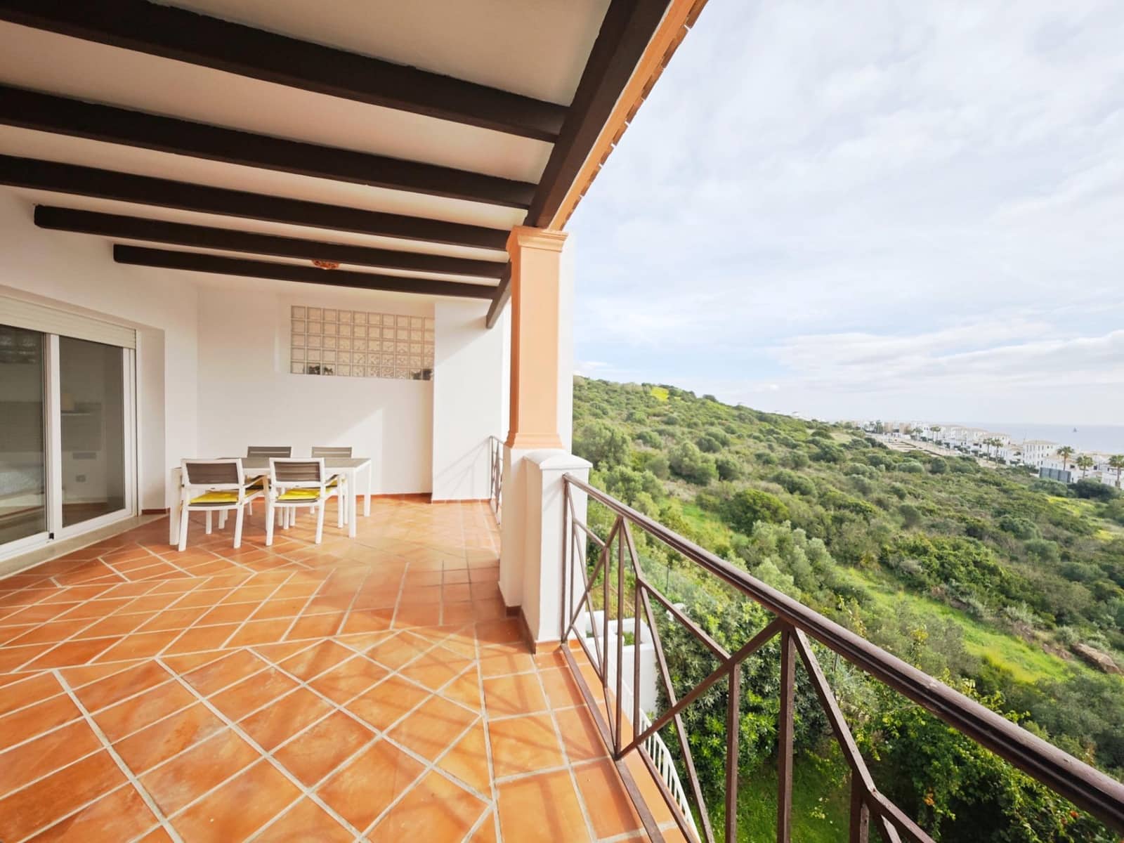 2 slaapkamer Appartement te huur in La Linea de la Concepcion met zwembad garage - € 1.300 (Ref: 8765286)