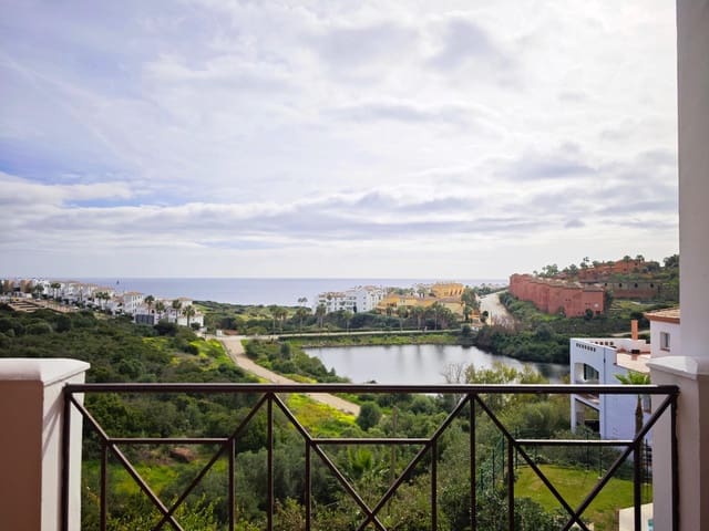 2 slaapkamer Appartement te huur in La Alcaidesa met zwembad - € 1.300 (Ref: 8765286)