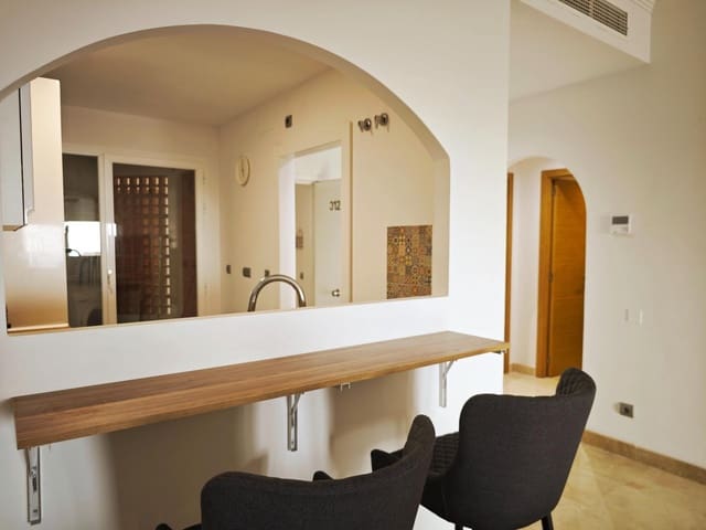 2 slaapkamer Appartement te huur in La Alcaidesa met zwembad - € 1.300 (Ref: 8765286)