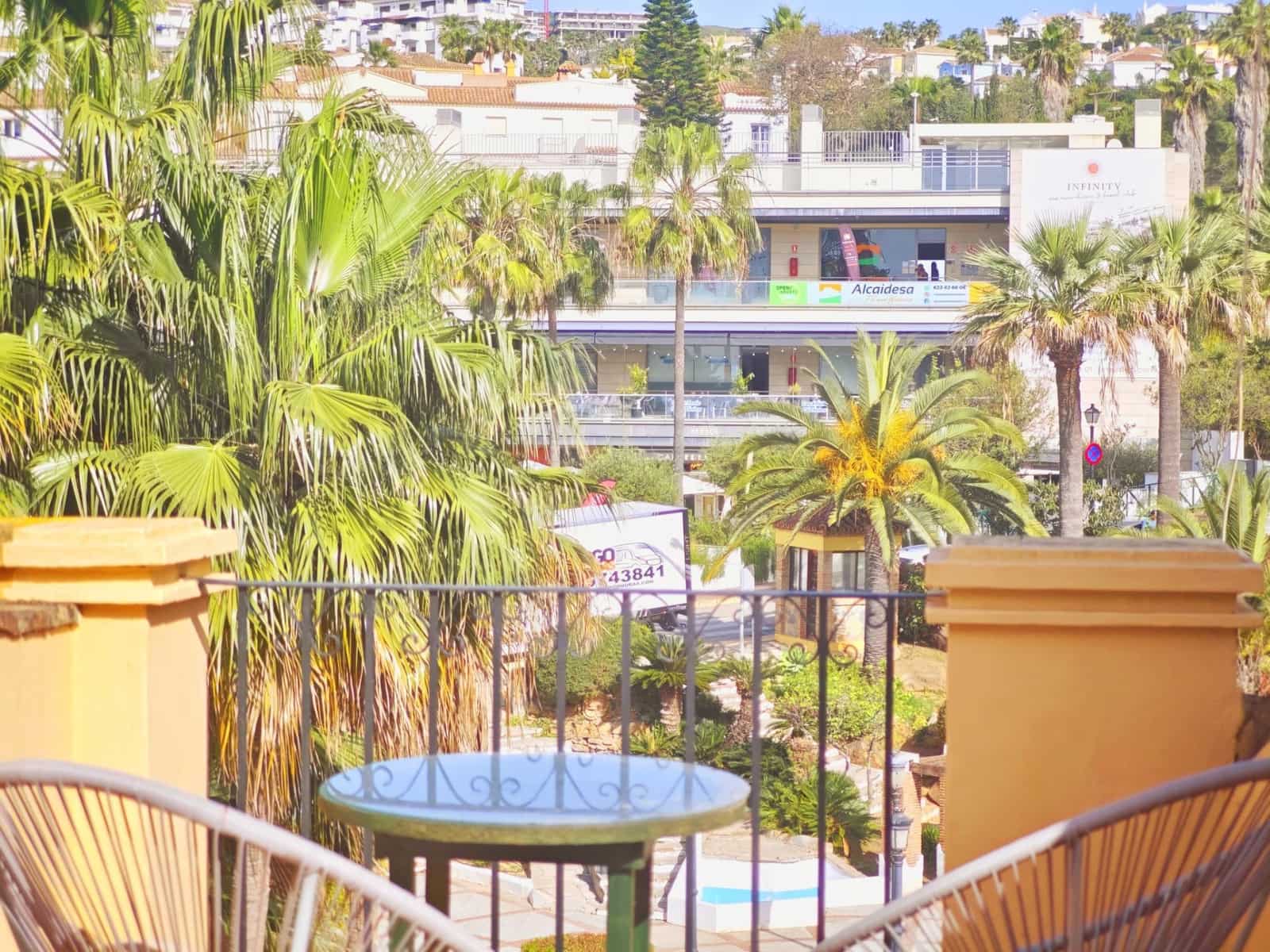 2 makuuhuone Rivitalo vuokrattavana paikassa La Linea de la Concepcion mukana uima-altaan - 1 600 € (Ref: 8786843)