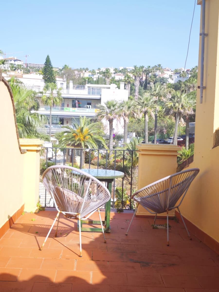 2 makuuhuone Rivitalo vuokrattavana paikassa La Linea de la Concepcion mukana uima-altaan - 1 600 € (Ref: 8786843)