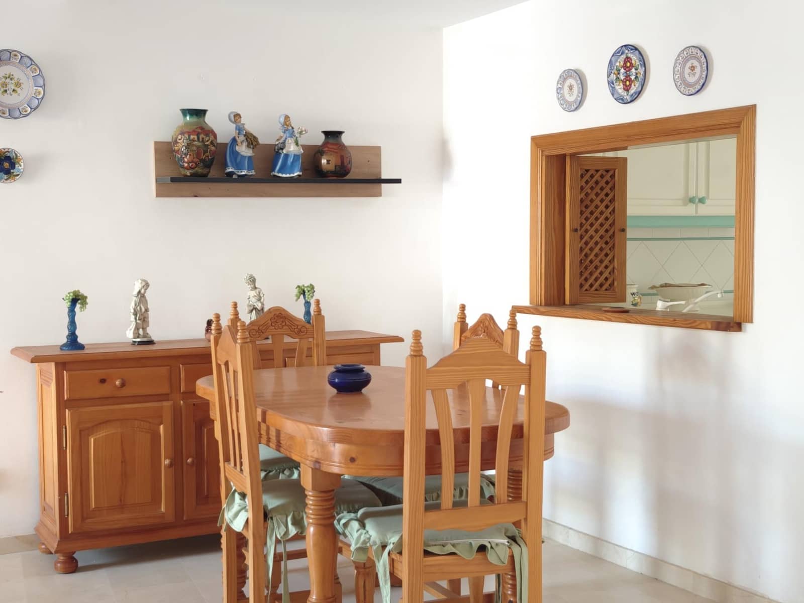 2 makuuhuone Rivitalo vuokrattavana paikassa La Linea de la Concepcion mukana uima-altaan - 1 600 € (Ref: 8786843)