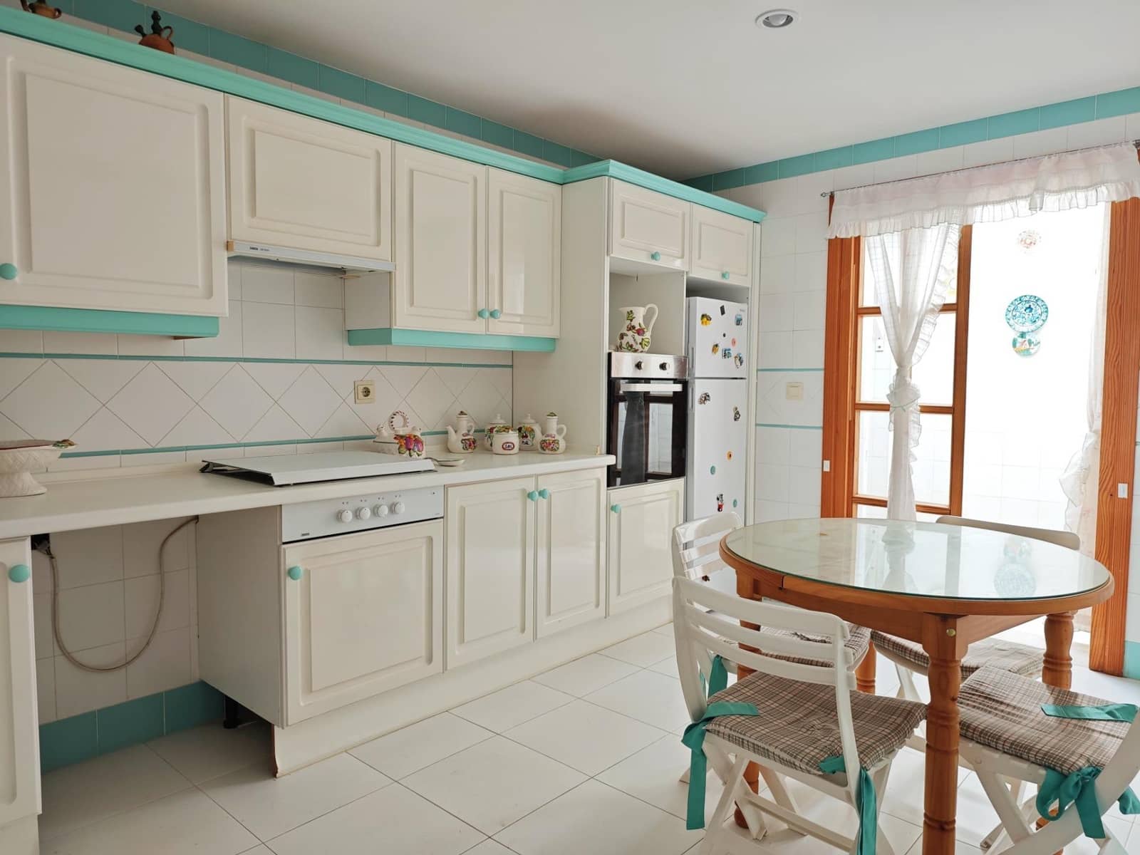 2 makuuhuone Rivitalo vuokrattavana paikassa La Linea de la Concepcion mukana uima-altaan - 1 600 € (Ref: 8786843)