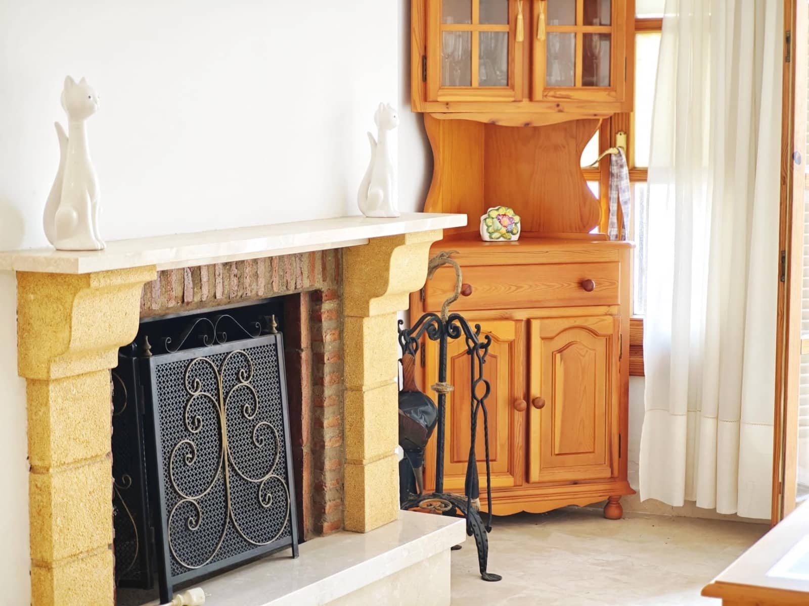 2 makuuhuone Rivitalo vuokrattavana paikassa La Linea de la Concepcion mukana uima-altaan - 1 600 € (Ref: 8786843)