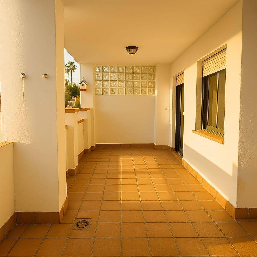 Apartamento de 3 habitaciones en La Línea de la Concepción en venta con piscina garaje - 388.000 € (Ref: 8932387)