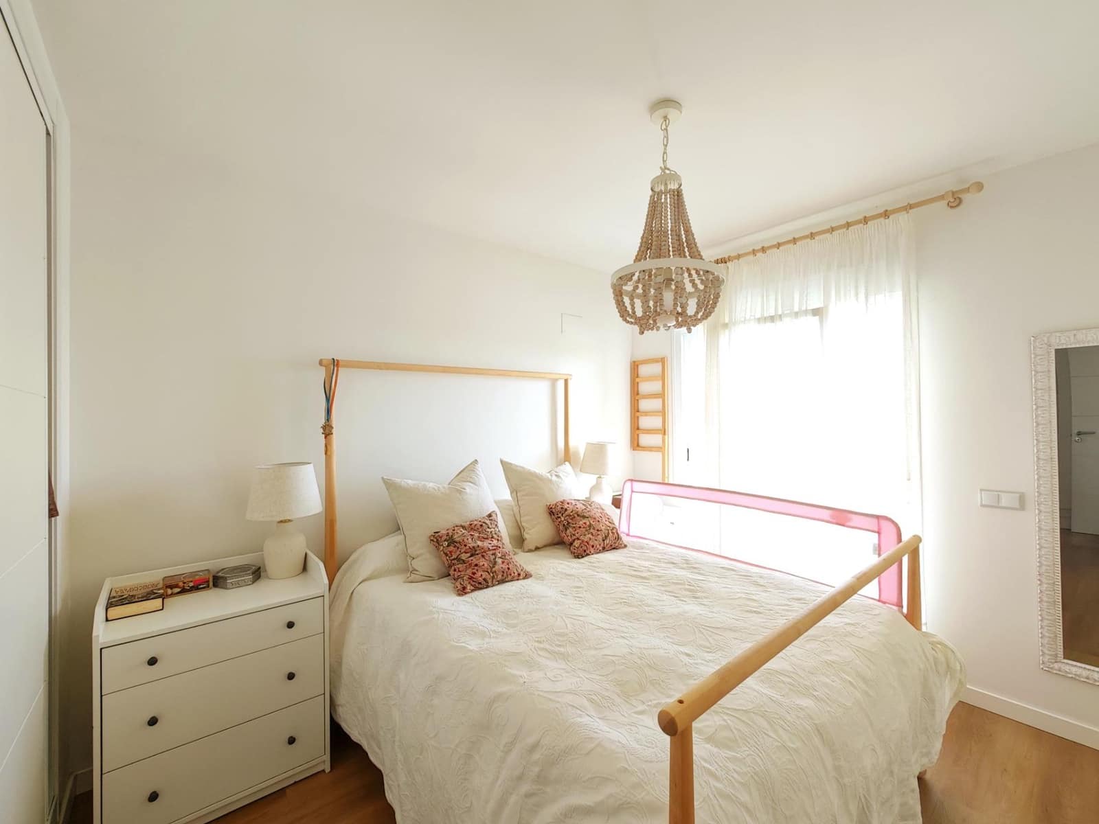 3 sypialnia Penthouse na sprzedaż w La Alcaidesa z basenem - 600 000 € (Ref: 8970393)