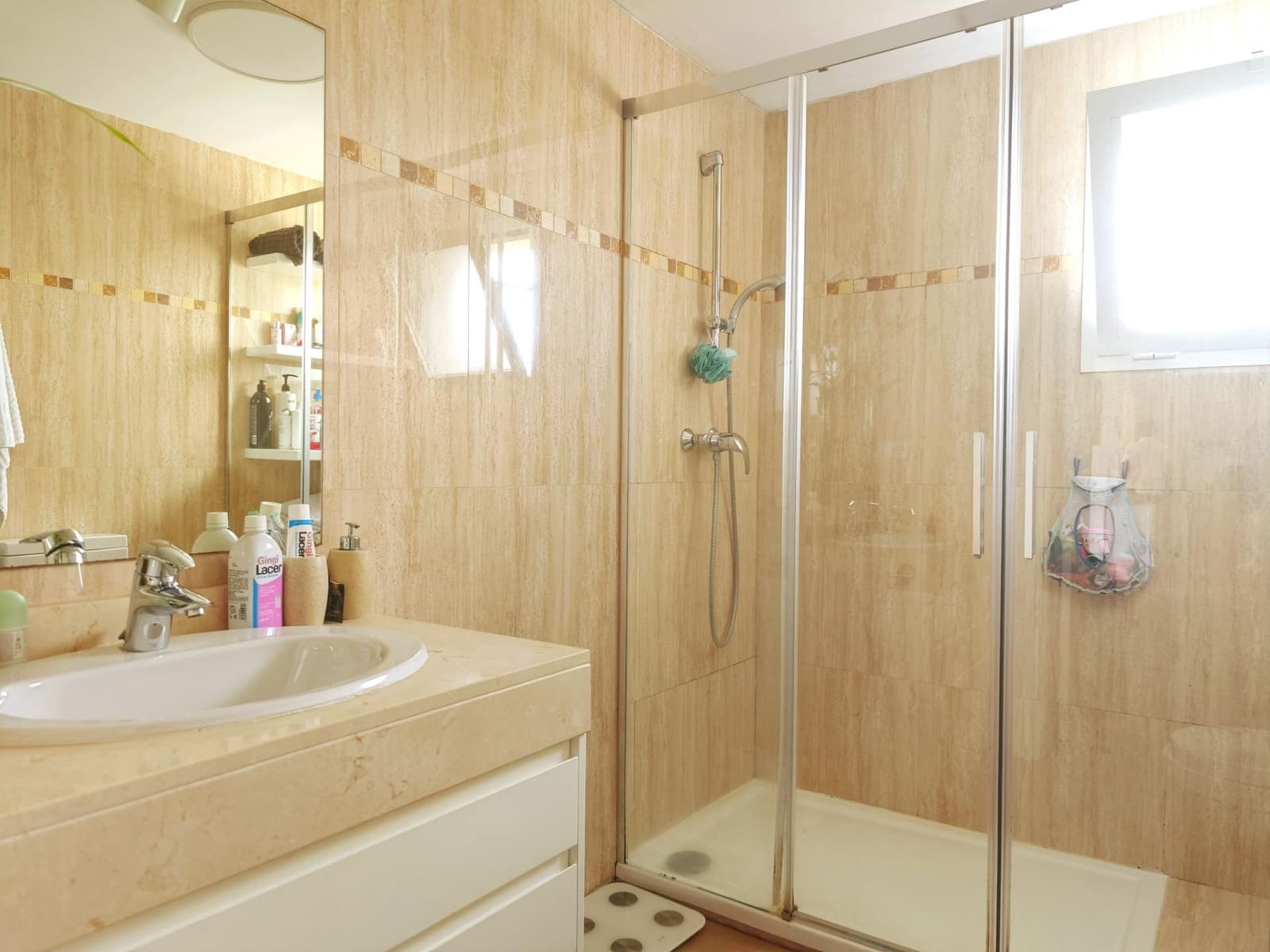 3 sypialnia Penthouse na sprzedaż w La Alcaidesa z basenem - 600 000 € (Ref: 8970393)