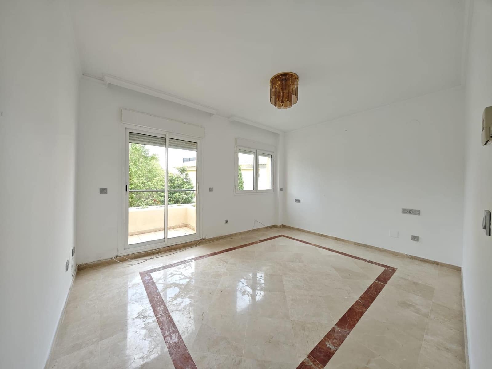 3 makuuhuone Asunto myytävänä paikassa Sotogrande mukana uima-altaan - 490 000 € (Ref: 9062358)