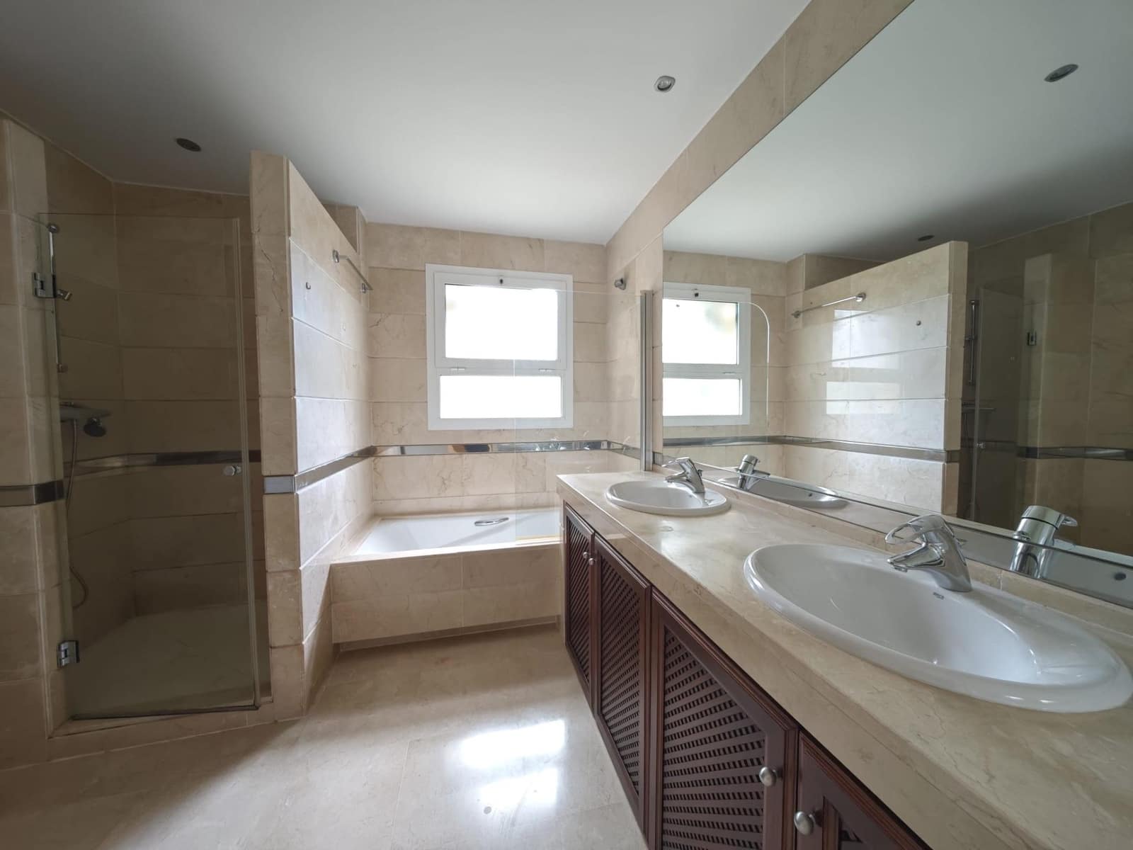 3 makuuhuone Asunto myytävänä paikassa Sotogrande mukana uima-altaan - 490 000 € (Ref: 9062358)