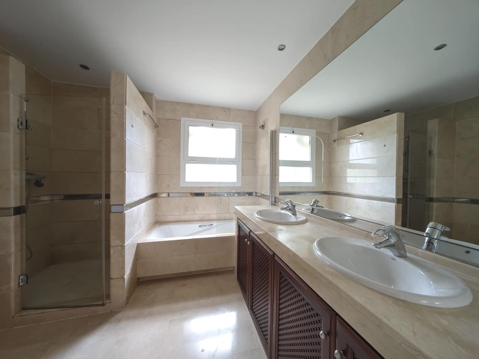 3 makuuhuone Asunto myytävänä paikassa Sotogrande mukana uima-altaan - 490 000 € (Ref: 9062358)