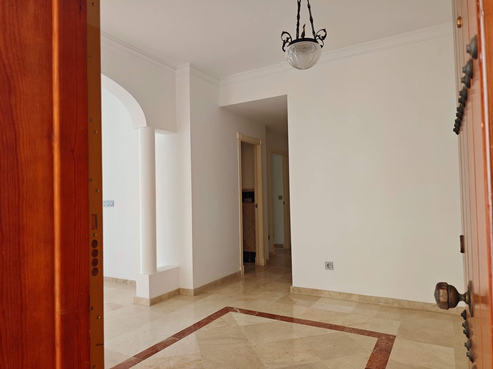 3 soveværelse Lejlighed til salg i San Roque med swimmingpool - € 540.000 (Ref: 9062358)