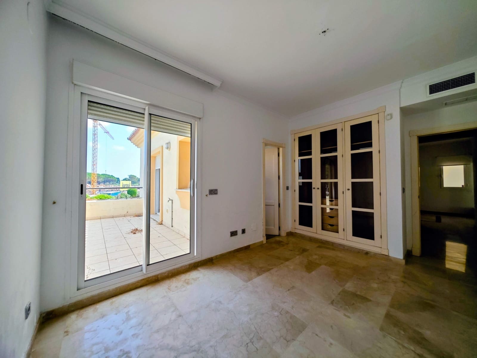 3 soveværelse Lejlighed til salg i San Roque med swimmingpool - € 540.000 (Ref: 9062358)