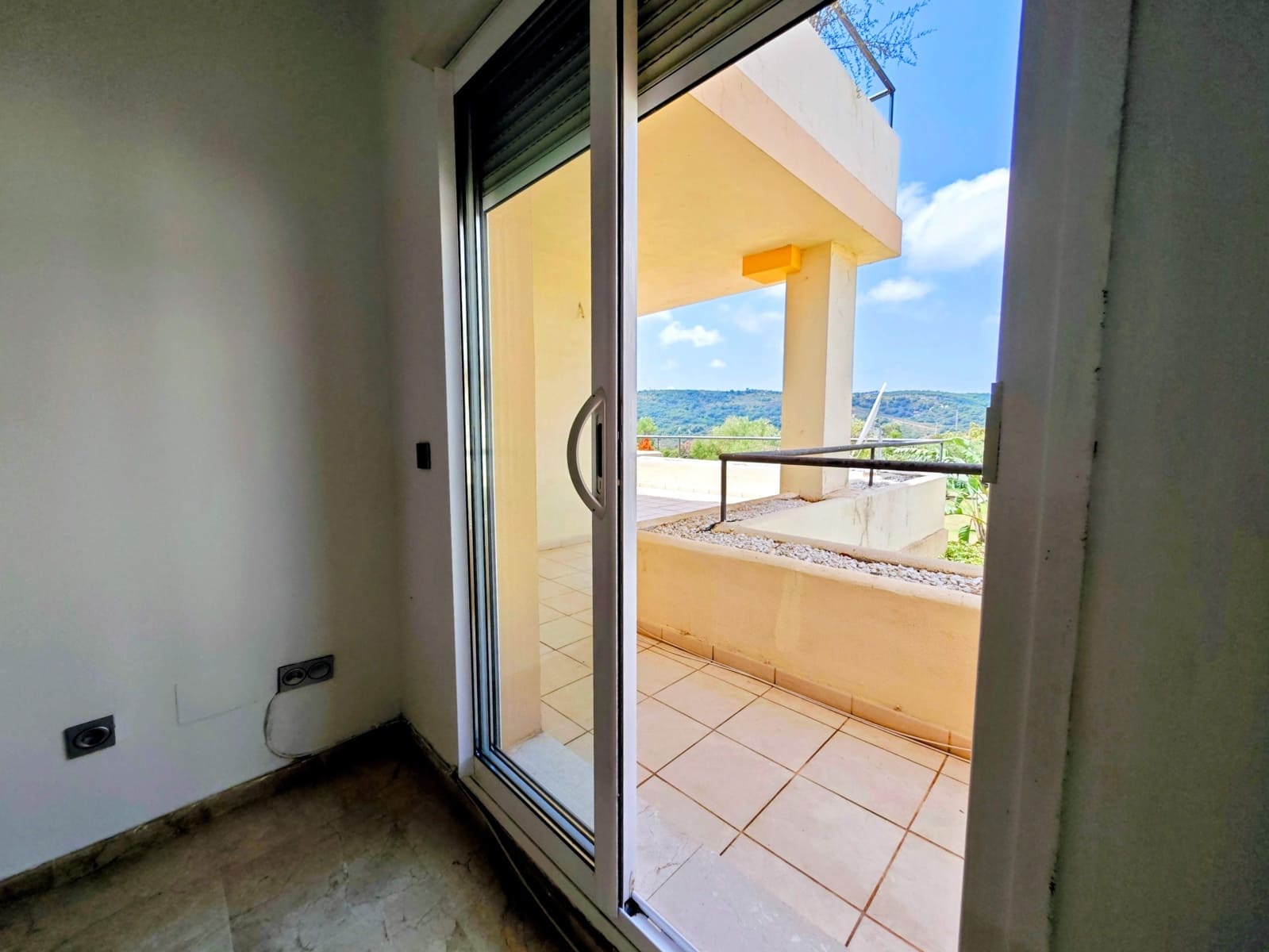 3 soveværelse Lejlighed til salg i San Roque med swimmingpool - € 540.000 (Ref: 9062358)
